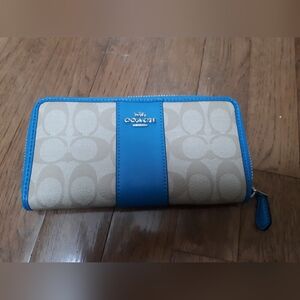 New Coach wallet